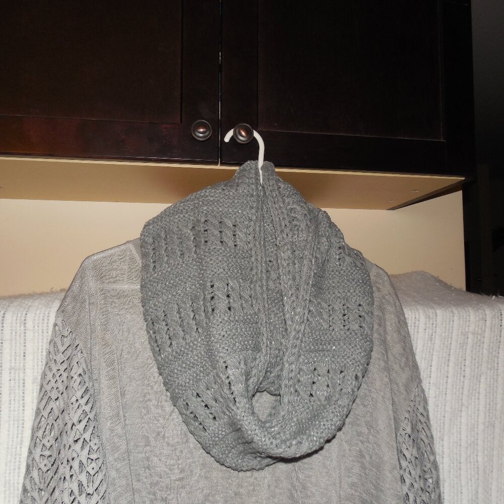 Scarf / Knitted Neck Warmer